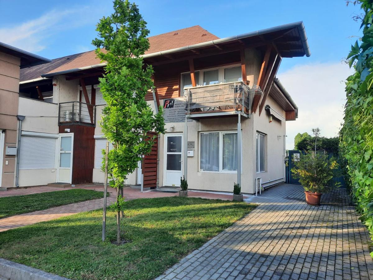 Foki Apartman Apartment Siofok Ngoại thất bức ảnh